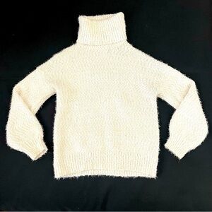 YET AGAIN Women’s Cozy Turtleneck Off White Cream Sweater Fluffy Size Large